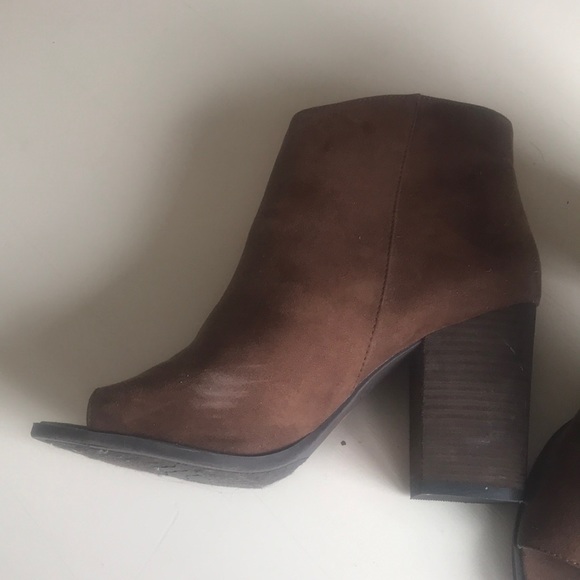 🐻Open Toe Booties🐻 - Picture 2 of 4